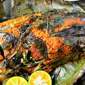 Patra Ni Macchi (Fish wrapped in Banana Leaf)