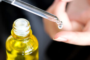 Vitamin E oil to protect your skin in winter